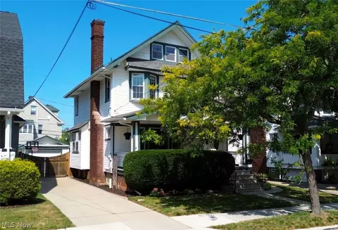 1190 Gladys Ave, Lakewood, OH 44107