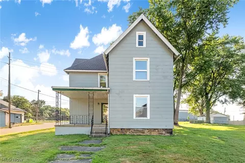 804 6th St SW, Massillon, OH 44647