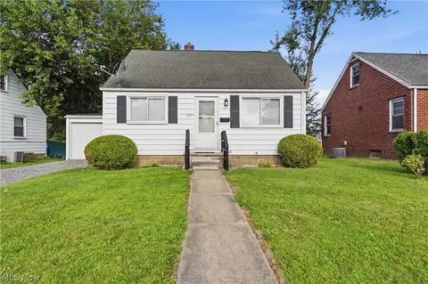 2643 Fletcher Ave NE, Canton, OH 44705