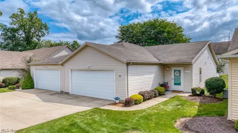 2469 Waterford Pointe Dr, Kent, OH 44240