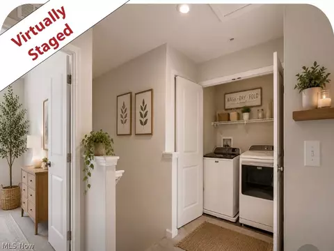 Entry Way - 159 Keywood Blvd, Lagrange, OH 44050 photo 2 of 2