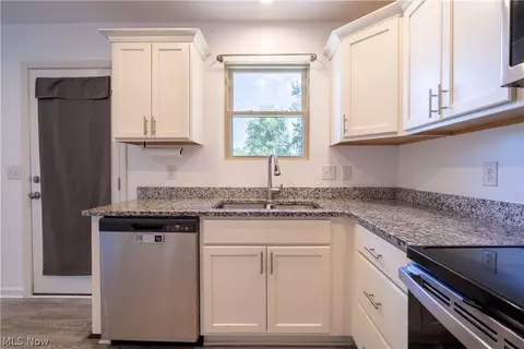 Kitchen - 159 Keywood Blvd, Lagrange, OH 44050 photo 1 of 2