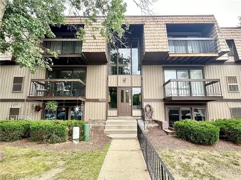 9701 Sunrise Blvd, North Royalton, OH 44133