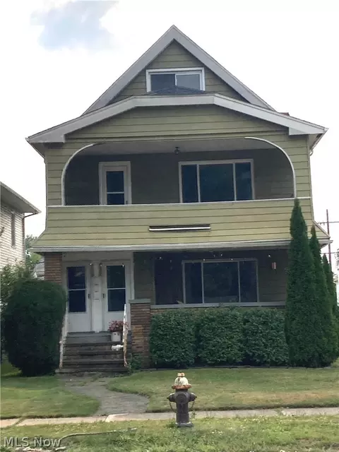 2110 Bunts Rd, Lakewood, OH 44107