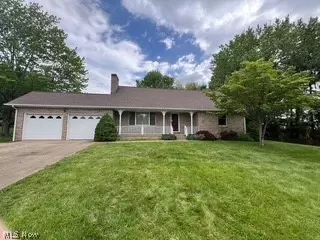 5809 Bosford St SW, Navarre, OH 44662