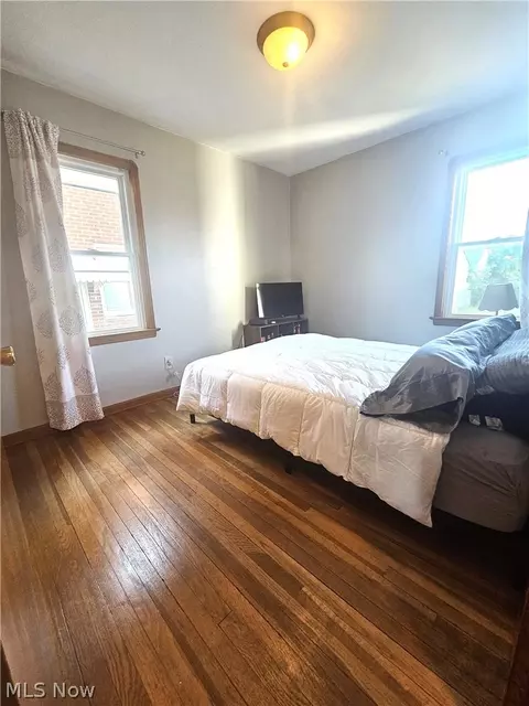 Bedroom - 6906 Belmere Dr, Parma, OH 44129 photo 3 of 5