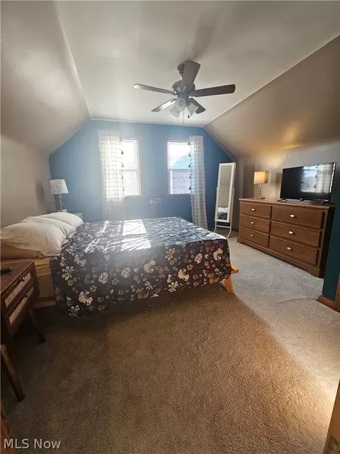 Bedroom - 6906 Belmere Dr, Parma, OH 44129 photo 4 of 5