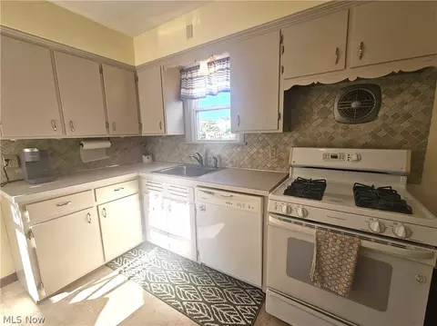 Kitchen - 6906 Belmere Dr, Parma, OH 44129 photo 3 of 3