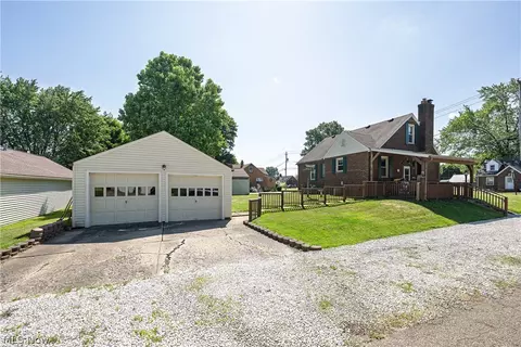 Exterior - 4457 Emma Pl NW, Canton, OH 44708 photo 2 of 6