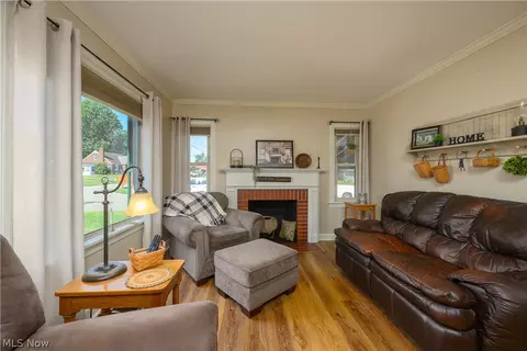 Living - 4457 Emma Pl NW, Canton, OH 44708 photo 1 of 2