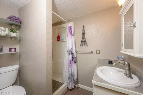 Bath - 4457 Emma Pl NW, Canton, OH 44708 photo 2 of 2