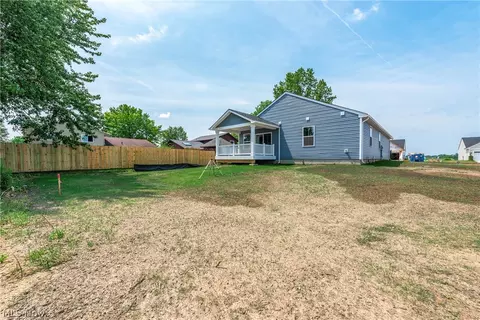 Exterior - 157 Potomac Dr, Elyria, OH 44035 photo 6 of 8
