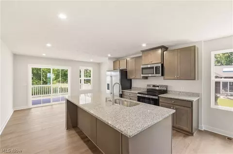 Kitchen - 157 Potomac Dr, Elyria, OH 44035 photo 1 of 2