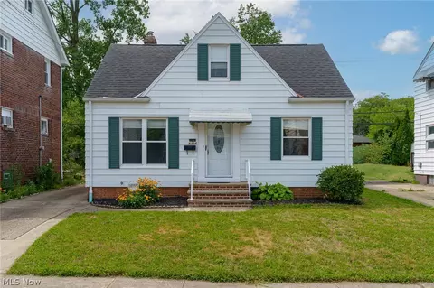 8304 Vista Ave, Garfield Heights, OH 44125