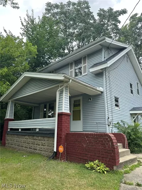 875 Mckinley Ave, Akron, OH 44306