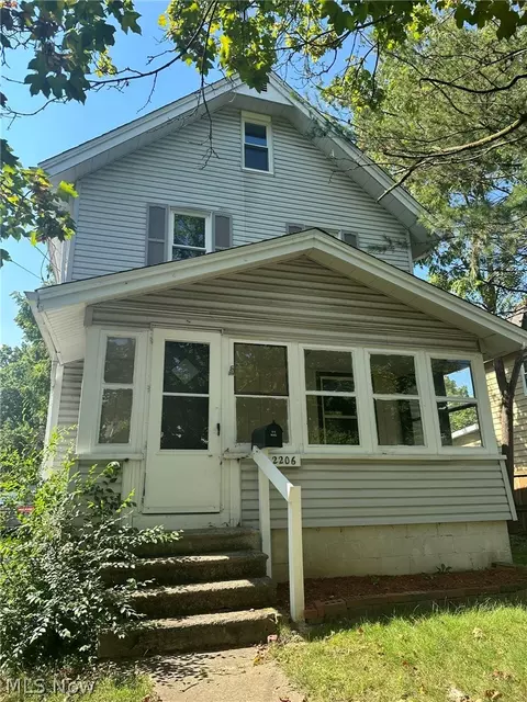 2206 25th St SW, Akron, OH 44314