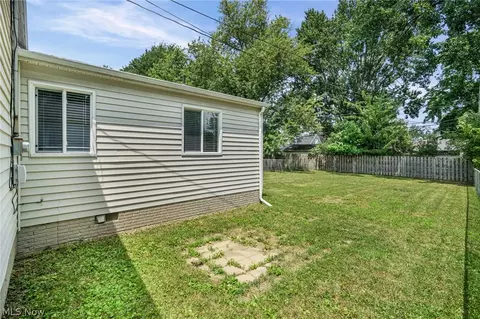 Exterior - 654 Wesley Dr, Berea, OH 44017 photo 3 of 7