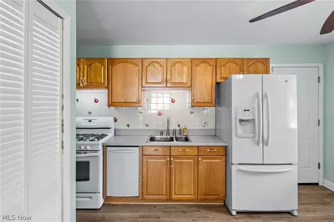Kitchen - 654 Wesley Dr, Berea, OH 44017 photo 2 of 3