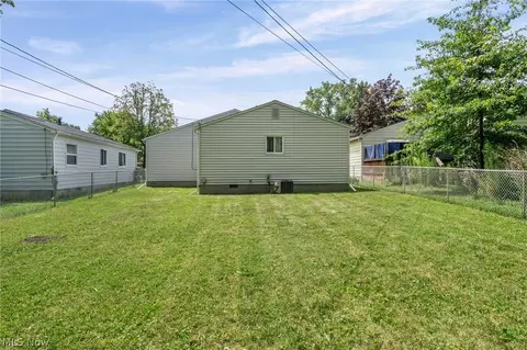 Exterior - 654 Wesley Dr, Berea, OH 44017 photo 6 of 7