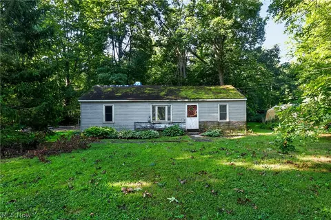 2686 Mennonite Rd, Mantua, OH 44255