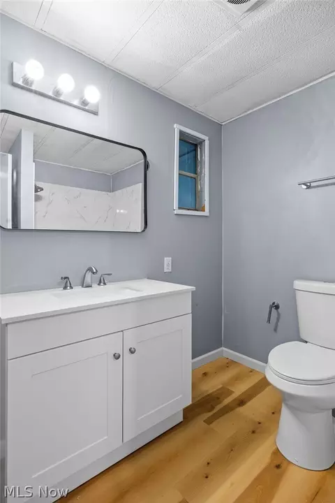 Bath - 465 Stallion Ct, Lagrange, OH 44050 photo 2 of 3