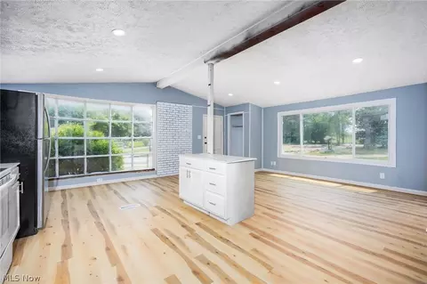 Living - 465 Stallion Ct, Lagrange, OH 44050 photo 1 of 3