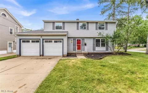 47 Southwick Dr, Bedford, OH 44146