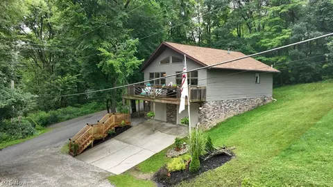 2319 Camille Rd SW, Sherrodsville, OH 44675