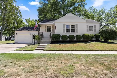 2841 Clague Rd, North Olmsted, OH 44070