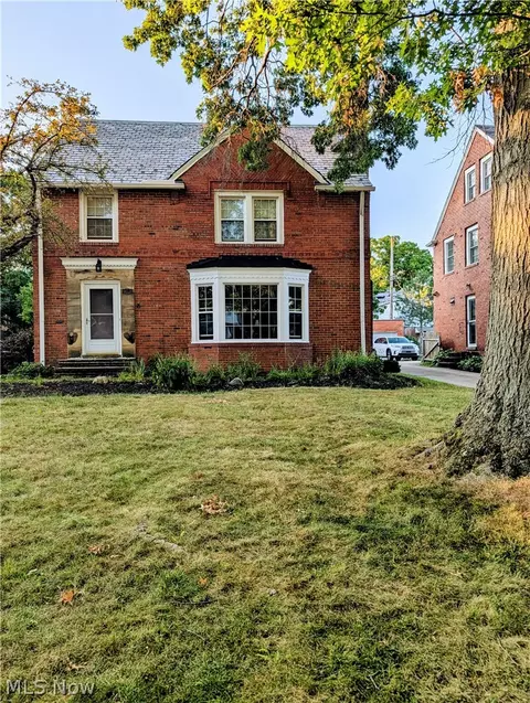19219 Lomond Blvd, Shaker Heights, OH 44122