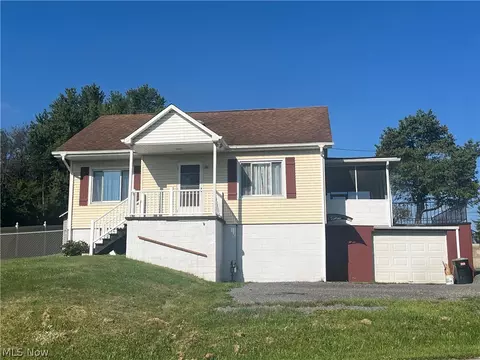 20 Sunny Acres Dr, Wintersville, OH 43953
