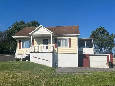 20 Sunny Acres Dr, Wintersville, OH 43953