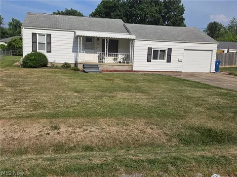 1301 Hulett Ave, Eastlake, OH 44095