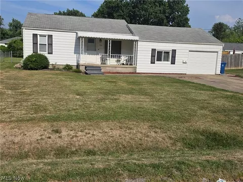 1301 Hulett Ave, Eastlake, OH 44095