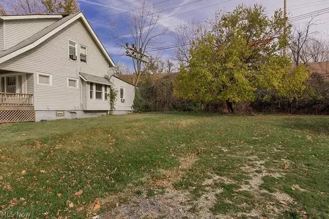 821 E 131st St, Cleveland, OH 44108