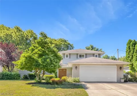 4576 Queen Ann Ct, South Euclid, OH 44121