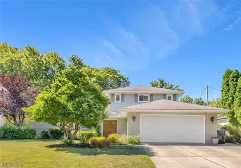 4576 Queen Ann Ct, South Euclid, OH 44121