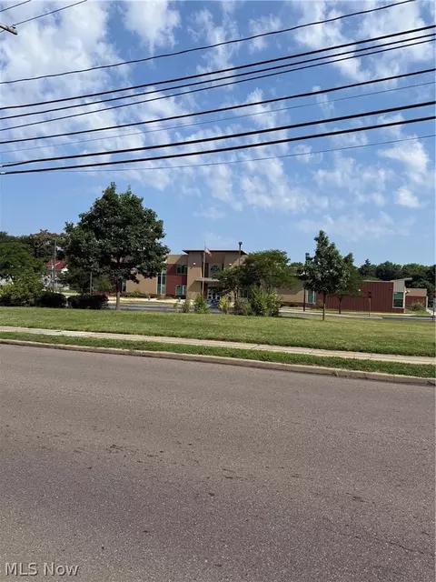 338 E Thornton St, Akron, OH 44311 photo 4