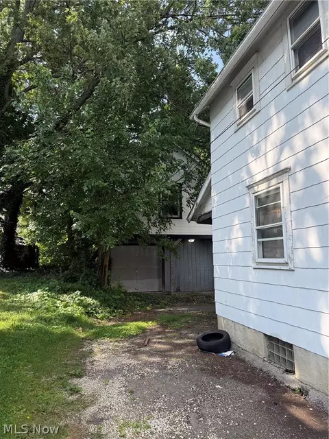 338 E Thornton St, Akron, OH 44311 photo 3