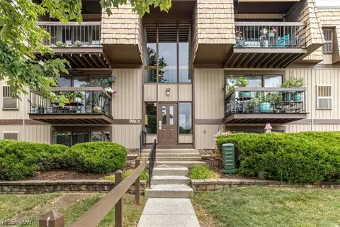 9801 Sunrise Blvd #O33, North Royalton, OH 44133