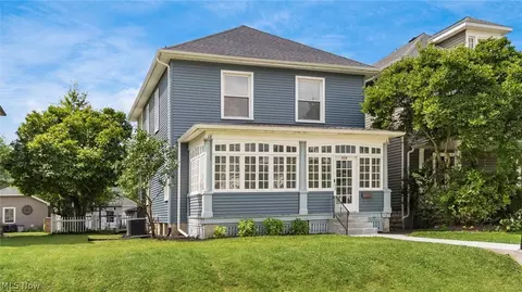 930 Forest Ave, Zanesville, OH 43701
