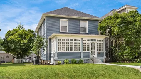 930 Forest Ave, Zanesville, OH 43701