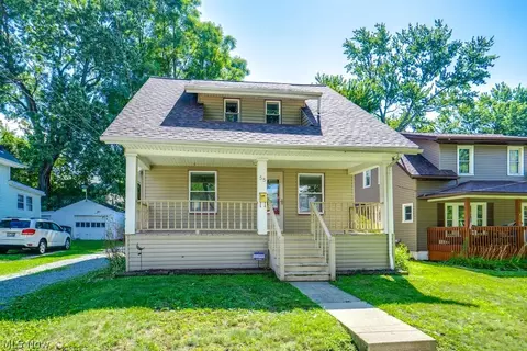 55 Akers Ave, Akron, OH 44312