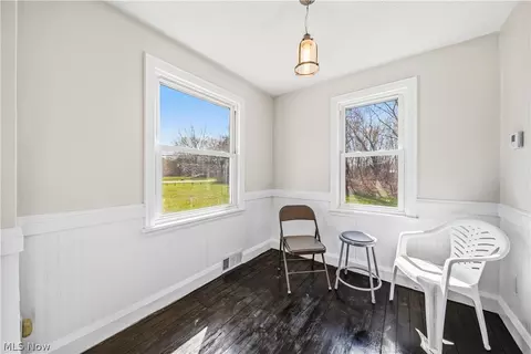 Entry Way - 3321 Carpenter Rd, Saybrook, OH 44004 photo 2 of 4