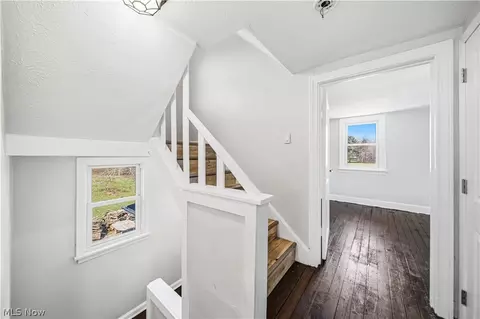 Entry Way - 3321 Carpenter Rd, Saybrook, OH 44004 photo 4 of 4