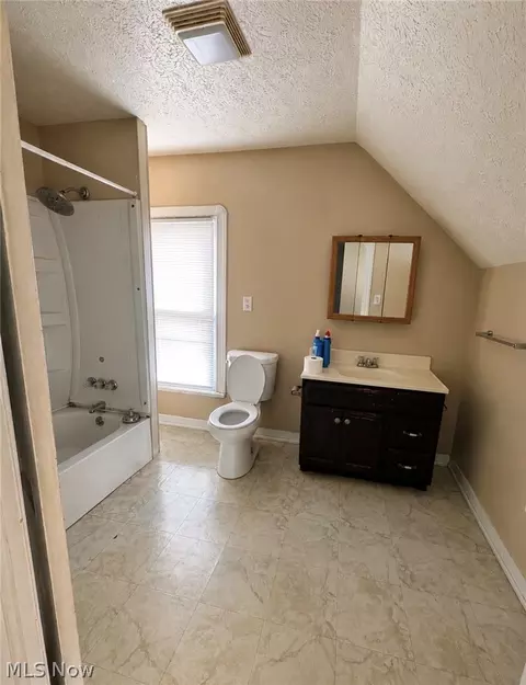 Bath - 123 E 35th St, Lorain, OH 44055 photo 1 of 1