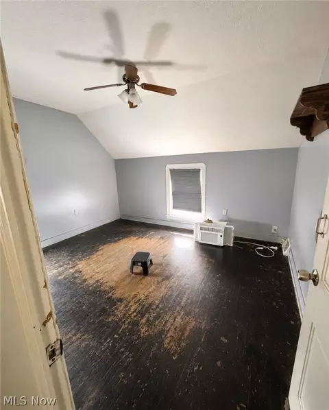 Bedroom - 123 E 35th St, Lorain, OH 44055 photo 2 of 2