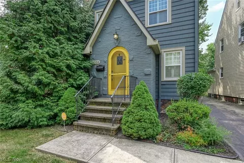3534 Cedarbrook Rd, University Heights, OH 44118