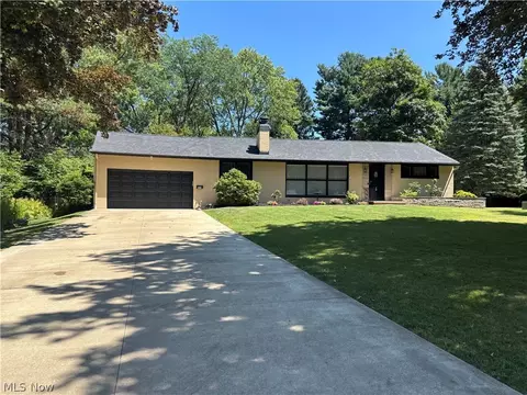 816 Overridge Ave SE, North Canton, OH 44720