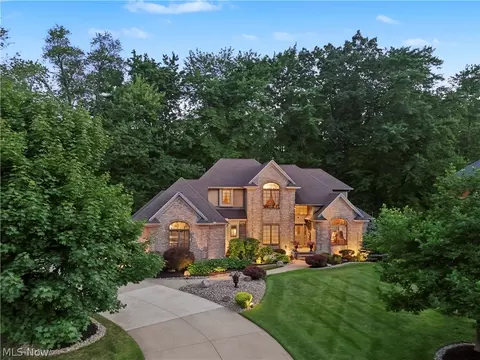 4183 Lochness Cir NW, Canton, OH 44718